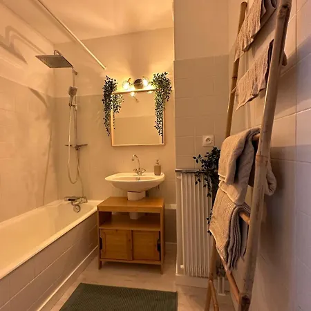 Апартаменты Bohemian In Close To Sea With Parking *