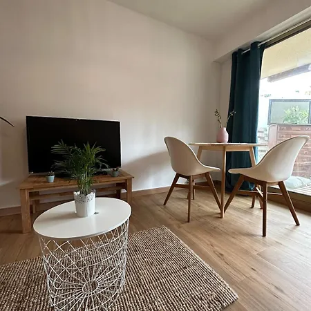 Bohemian In Close To Sea With Parking Ментона